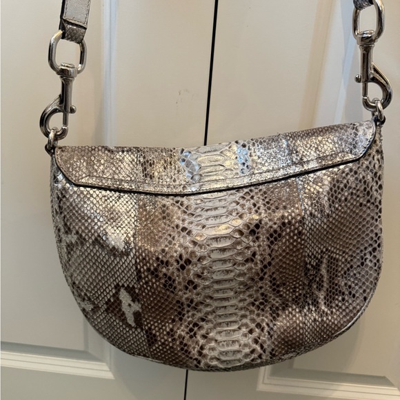 Authentic and Stunning Gucci Snakeskin Shoulder Bag - Picture 3 of 9